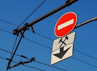 Что означает дорожный знак из кирпича и какова зона его действия