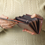 Как подать на пенсионера о банкротстве и какие преимущества он получит