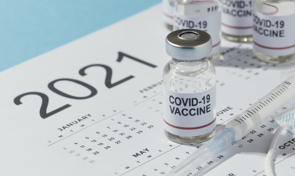 Депутат Госдумы предложил доплатить пенсионерам за вакцинацию